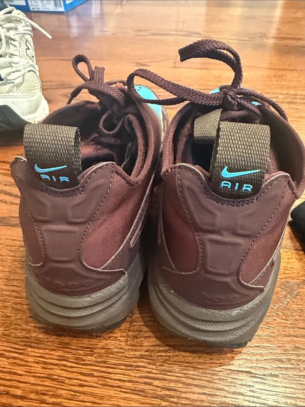 Nike Kids Two-Tone Turquoise and Maroon Slip-On Sneakers size 8.5 woman’s